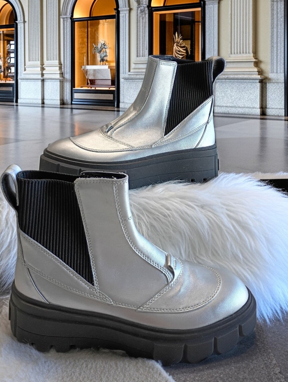 New Sorel Caribou X Silver Metallic Chelsea Platform Ankle Boots Waterproof 8.5